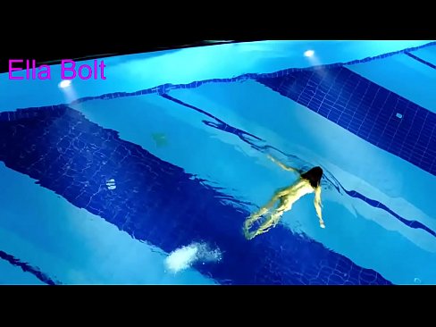 ❤️ నేను చూడటం ఆపలేను, ELLA BOLT రిసార్ట్ పూల్‌లో నగ్నంగా ఈత కొడుతూ దొరికిన యువ అందగత్తె ☑ రష్యన్ పోర్న్ మా వద్ద ☑