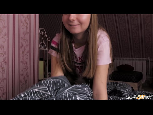 ❤️ బ్లాన్డీ తన BFFని లోతుగా పీలుస్తుంది మరియు ఆమె నోటిలో కమ్ పొందుతుంది ☑ రష్యన్ పోర్న్ మా వద్ద ☑